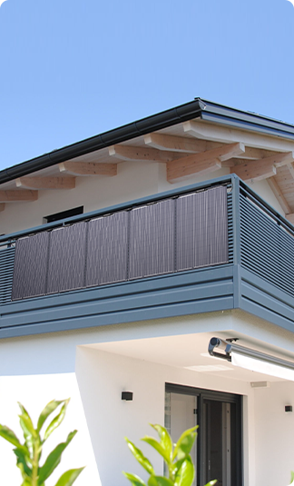 Mono Cells Flexible Solar Panel on the Balcony
